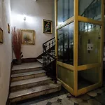 Onlyrooms Iii - Real Center Affittacamere 3*