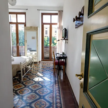 Guest house Onlyrooms Iii - Recommended For Under 30s *
